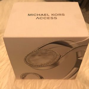 Michael Kors Access